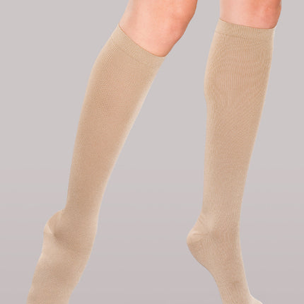 Therafirm® Calcetín de Mediana Compresión para Dama 15-20 mmHg
