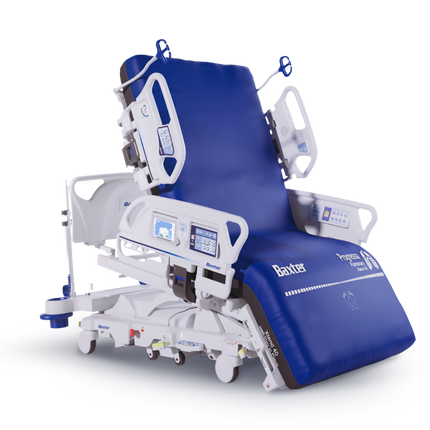 Cama hospitalaria de cuidados intensivos Hillrom Progressa Plus en posición FullChair para movilidad temprana