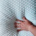 Almohada con copos de gel Theraflox TM120: Sueño fresco y confort